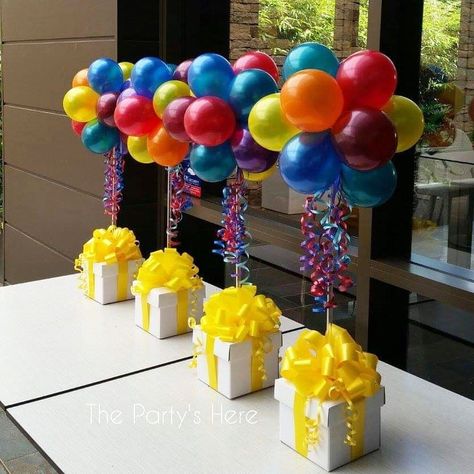 Balloon Table Centerpieces, Deco Ballon, Party Table Centerpieces, Birthday Party Centerpieces, Balloons Party, Balloon Arrangements, Birthday Centerpieces, Birthday Party Tables, Birthday Balloon Decorations