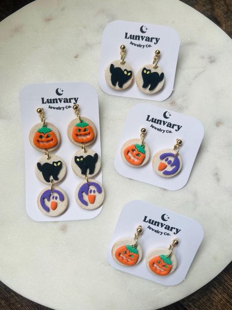 your favorite Halloween sugar cookies as a cute pair of earrings! different cookie combos to choose from :)  My earrings are handmade with polymer clay, an extremely light weight and versatile material. Each individual piece is handcrafted with care and attention, no two are alike. There may be slight variations in colors or shape and potential imperfections.  Handmade by Heather @lunvaryjewelryco in Knoxville, Tennessee, USA Polymer Halloween Ideas, Polymer Clay Earrings Halloween, Homemade Clay Earrings, Clay Halloween Earrings, Clay Earring Ideas, Halloween Polymer Clay Earrings, Halloween Earrings Polymer Clay, Cute Clay Earrings, Halloween Clay Earrings