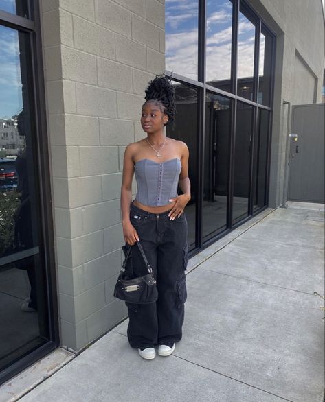 Corset And Jeans Outfit, Grey Corset, Corset And Jeans, Fashion Inspo Summer, Black Baggy Jeans, Outfits For College, Ig Poses, School Outfits For College, Wanna Recreate