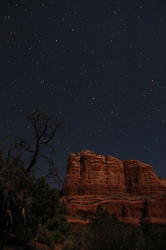 Sedona, Arizona This is why I need to go back, literally millions of stars in the sky!!!:-) DMV~ Arizona Night Sky, Arizona Night Aesthetic, Marfa Aesthetic, Sedona Arizona Aesthetic, Arizona At Night, Desert At Night, Arizona Aesthetic, Desert Night, Desert Aesthetic