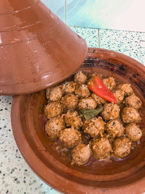 Sardine Meatballs, Arabic Salad, Moroccan Salad, Sardine Recipes, Meatball Sandwich, Moroccan Dishes, Moroccan Food, Cucumber Tomato, Morocco Travel