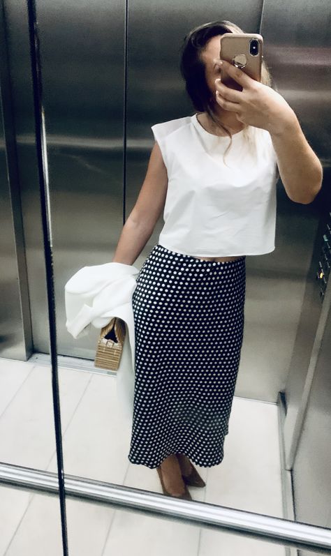 Polkadots satin skirt outfit Crop white top Wood bag Crop White Top, Wood Bag, Satin Skirt Outfit, Skirt Outfit, Satin Skirt, White Crop Top, Skirt Outfits, White Top, White Tops