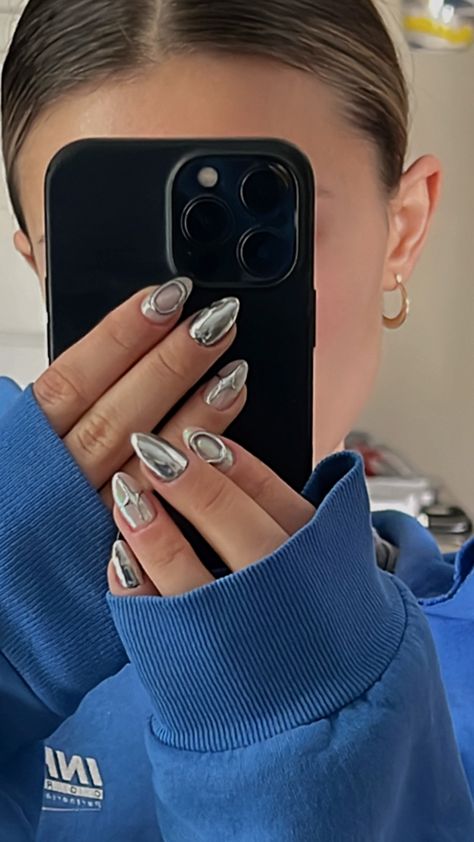 chrome mirror gel nails. #nails #nailart #nailsofinstagram #u #manicure #beauty #nail #gelnails #nailsoftheday #nailsonfleek #nailstagram #nailsart #nailstyle #instanails #naildesign #acrylicnails #nailsdesign #inspire #naildesigns #love #nailswag #as #nailpolish #nailtech #unhas #gel #nailsnailsnails #nailartist #fashion #gelpolish #chromenails #mirrornails #mirrorgel #polygel # 2023 Nails Chrome, Mirror Nails Chrome, Mirror Gel Nails, Mirror Chrome Nails, Dark Mirror, 2023 Nails, Nails Chrome, Mirror Nails, Chrome Mirror