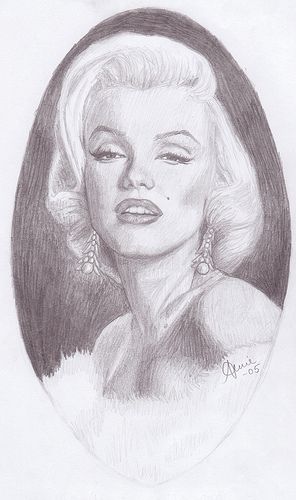 Marilyn Monroe | by Variya Marilyn Monroe Sketch, Draw Celebrities, Sketching Faces, Marilyn Monroe Drawing, Beautiful Paintings Of Nature, Marilyn Monroe Artwork, Marilyn Monroe Portrait, Spiderman Art Sketch, Angel Artwork