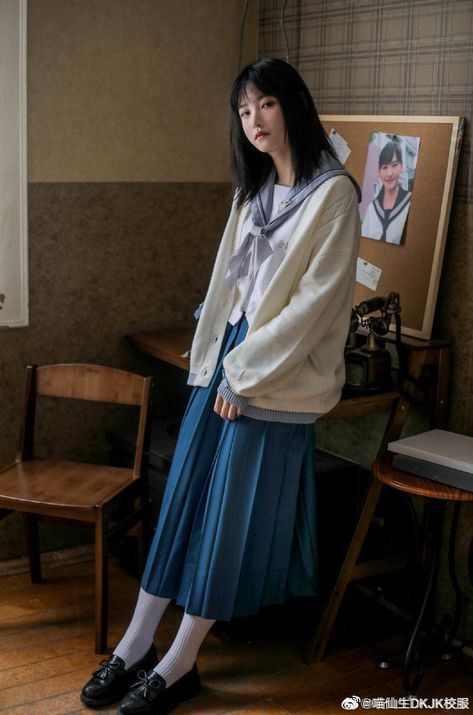 Uniform Outfits School, Long Skirt Aesthetic, Japan School Uniform, Japan School, Japanese Uniform, School Uniform Skirts, Uniform Outfits, Skirt Aesthetic, Uniform School