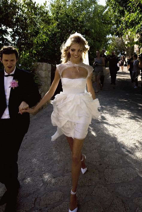 Anja Rubik wore Emilio Pucci at her wedding in Majorca on July 17th, 2011. The custom-made Emilio Pucci dress was made in silk pongè with lace detail on the upper part and bordered with cotton tulle. Mexico Wedding Dress, Queen Wedding Dress, Wedding Dress Gallery, Wedding Dresses Vera Wang, Wedding After Party, Vogue Wedding, Anja Rubik, Wedding Dresses Photos, Wedding Dress Trends