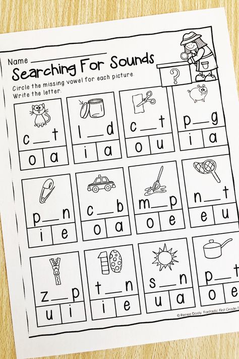 These back to school first grade worksheets review math and literacy skills. Great for morning work, independent work, small group & subs. These NO PREP printables cover alphabet and phonics review, number sense, place value, addition, subtraction and so much more! Homeschool parents and teachers love them because of the wide range of skills covered. Stick them in a plastic sleeve and early finishers can use them to reinforce their learning. #backtoschool #1stgrade #math 1st Grade Milestones, 1st Grade Early Finishers Activities, Morning Work For 1st Grade, 1st Grade School Work, Morning Work For Second Grade, Home School 1st Grade, Bell Work Ideas, Early Finishers Activities 2nd Grade, Paperless Morning Work