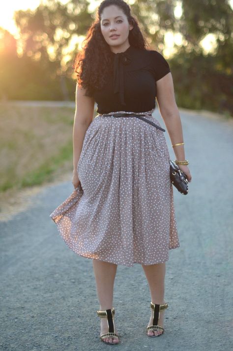 Midi Skirts Rok Midi, Skirt Outfit Ideas, Trendy Skirts, Plus Size Fashion For Women, Midi Skirts, A Skirt, Casual Work Outfits, Skirt Outfit, Curvy Girl Outfits