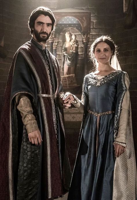 Historical Dresses Medieval, 18th Century Mens Fashion, Isabella Of Castile, Celtic Dress, Hollywood Costume, Century Dress, Royal Aesthetic, Medieval Costume, Mens Fashion Inspiration