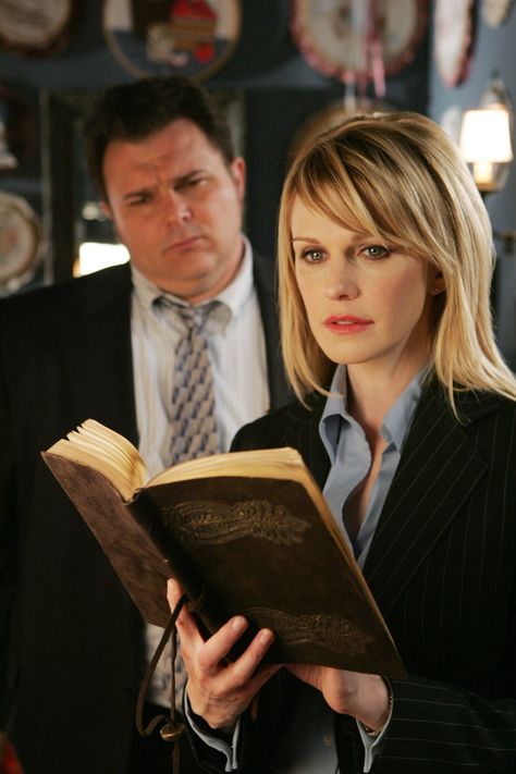 Cold Case Tv Show, Kathryn Morris, Tv Detectives, Fantasy Horror, Detective Series, White Shirts Women, Star Show, Great Tv Shows, Cold Case