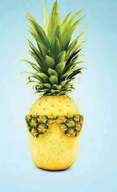 One Cool Pineapple Pineapple With Sunglasses, Deco Fruit, Decorações Com Comidas, Pineapple Parties, Food Carving, Fruit Carving, Snacks Für Party, Fruit Art, Luau Party