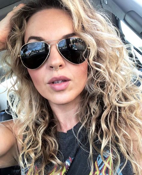 Brianna Buckmaster, Briana Buckmaster, Women Power, Supernatural Funny, Supernatural Cast, Supernatural Fandom, Destiel, Round Sunglass Women, Celebrities Female