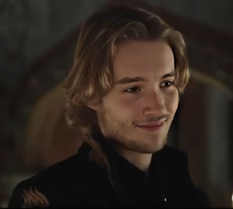 Lucien Flavius, Francis Reign, Francis Valois, Toby Regbo Reign, Reign Serie, Reign Mary And Francis, Aemon Targaryen, Claudia Kim, Alison Sudol