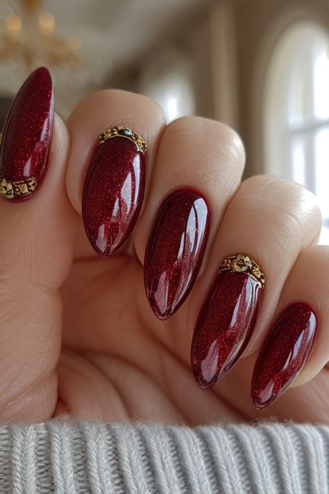 Burgundy Nails Maroon Nail Designs, Maroon Nail, Paris Nails, Chic Nail Designs, Nails Trend, Maroon Nails, Stunning Nail Designs, Fancy Nails Designs, Nail Art Trends