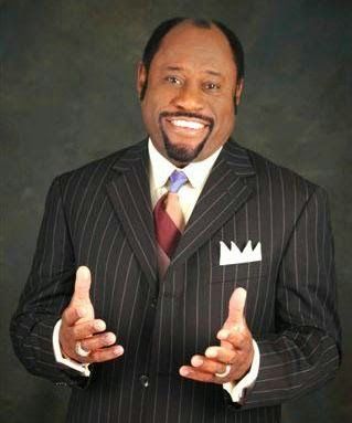 God's Hands Web Center: Renowned Preacher And Transformational Leader, Dr.... Pastor Poses Photo Ideas, Pastor Photoshoot Ideas, Ministry Headshots, Pastor Headshots, Pastor Poses, Pastor Photoshoot, Dr Myles Munroe, Chris Oyakhilome, Myles Munroe