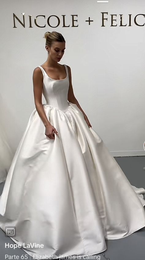 Wedding Dress Silk Simple, Plain Corset Wedding Dress, Wedding Dress Structured, Sateen Wedding Dress, Plain Wedding Dress, Simple Wedding Gowns, Satin Wedding Gown, Pretty Wedding Dresses, Silk Wedding Dress