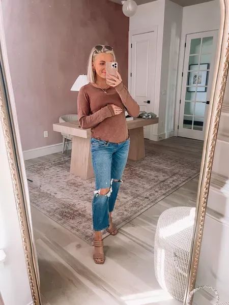 Maternity Jean Outfits, How To Style Maternity Jeans, Straight Leg Maternity Jeans Outfit, Cute Maternity Jeans, Maternity Jeans Outfit, Most Comfortable Heels, Abercrombie Maternity Jeans, The Best Maternity Jeans, Underbelly Maternity Jeans