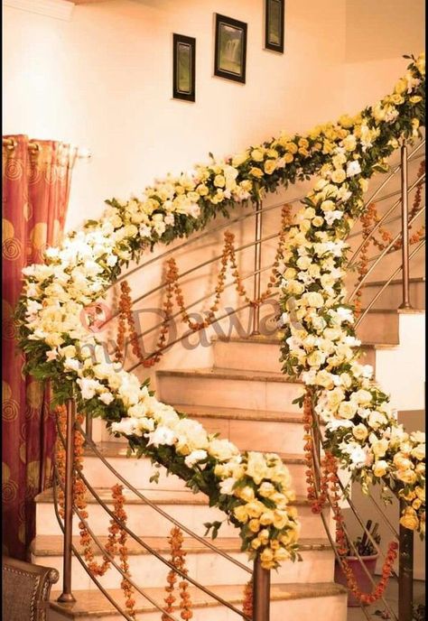 Fun and Easy Décor Ideas For The Shaadi Wala Ghar! Steps Decoration Ideas Indian, Weeding Decoration At Home, Mayun Decoration At Home, Shadi Decoration At Home, Inauguration Decor, Home Design 2023, 2023 Decor Trends, Simple Wedding Stage, Wedding Staircase Decoration