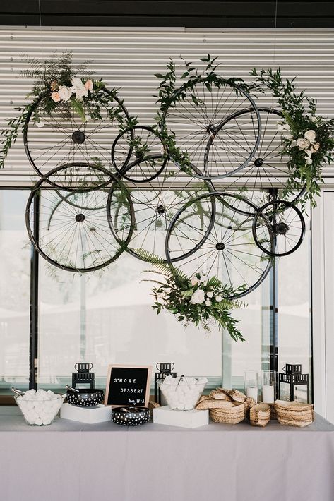 Bike Wheel Wedding Decor, Cyclist Wedding Ideas, Bike Theme Wedding, Bicycle Centerpiece Ideas, Bicycle Wedding Decor, Bike Themed Wedding, Bicycle Wheel Repurposed, Cyclist Wedding, Bike Wheel Decor