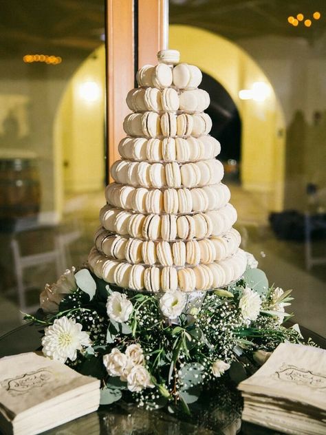 Macaroons Wedding Cake, Macaroon Tower Wedding Cake, Macaroon Cake Wedding, Macaron Tower Wedding, Macaroon Wedding Cake, Wedding Cakes Big, Wedding Macaroons, Wedding Cakes Creative, Macaron Wedding Cake