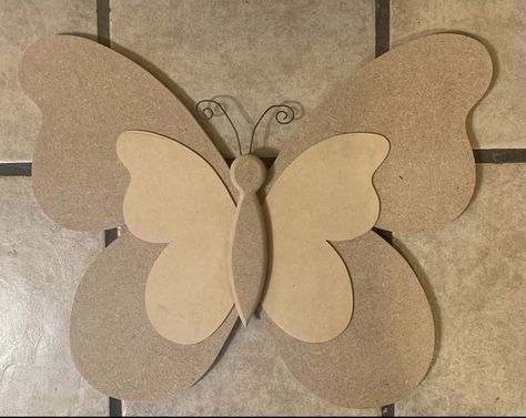 Cardboard Butterfly, Spoons Diy, Paper Butterfly Crafts, Butterfly Project, Wood Butterfly, Fabric Crafts Diy, Easy Diy Room Decor, Cd Crafts, Creative Diy Gifts