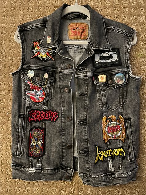 Denim Vest Patches, Battle Vest Patches, Battle Vest Outfit, Battle Vest Ideas, Battle Jacket Metal, Metal Battle Vest, Denim Battle Jacket, Punk Denim Jacket, Jean Jacket With Patches