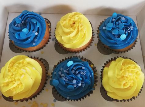 blue and yellow buttercream cupcakes Yellow And Blue Cupcakes, Team Dinner, Yellow Cupcakes, Decorating Frosting, Minion Cupcakes, Cupcakes Ideas, Blue Cupcakes, Yellow Cups, Cupcake Wars