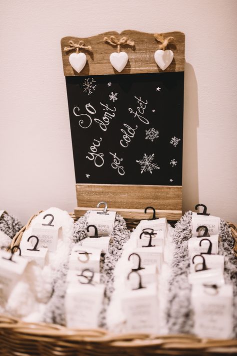 70 Winter Wedding Ideas – Create A Magical Winter Wonderla Winter Wedding Giveaway Ideas, Winter Wedding Guest Gifts, Christmas Wedding Favors For Guests, Winter Wedding Favours, December Wedding Favors, Christmas Wedding Favours, Guest Gift Ideas, Cozy Winter Wedding, Uk Autumn