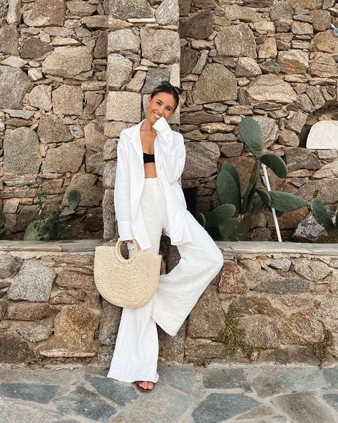 Kate Hutchins on Instagram: "Our last day on our short and sweet Mykonos trip 💙 * a good linen shirt is a summer essential for me!" White Beach Outfits, Flowy White Dresses, Beach Date Outfit, Greece Vacation Outfit, Greek Outfit, Santorini Outfit, Greece Travel Outfits, Kate Hutchins, Beach Outfit Ideas