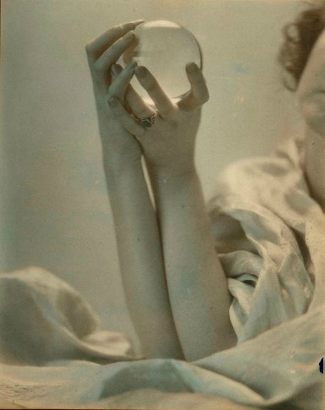 Edward Steichen - Dana Glover Steichen holding glass sphere, c.1920 Lorenzo Quinn, Edward Steichen, Moody Art, Alfred Stieglitz, Glass Sphere, Hand Reference, Witch House, Photographic Studio, Crystal Ball