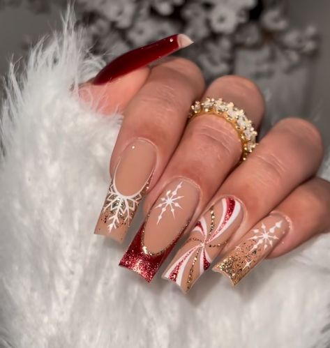 Cute Christmas Acrylic Nails Coffin, Coffin Winter Nail Ideas, Long Acrylic Nails Christmas, Gingerbread Nails Christmas, Winter Nail Inspo Acrylic, Christmas Nails Square Long, Red Christmas Nail Ideas, Red And Gold Nails Christmas, Winder Nails