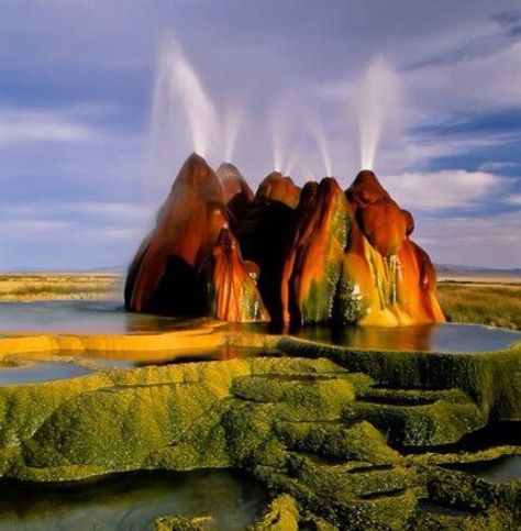 The fly geyser, Nevada Black Rock Desert Nevada, Fly Geyser, Scenery Beach, Phuket Island, Earth Magic, Black Rock Desert, Adventure Vacation, Nature Scenery, Strange Places