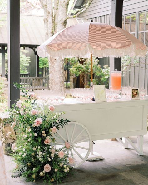 A sweet tribute 🍋💛 At this wedding, we celebrated a special little lady (the Bride + Groom's daughter, Cora) with a charming lemonade stand, featuring both classic and spiked options. #pureluxebride #highlandswedding #highlandsweddingplanner #oldedwardswedding #springwedding #realweddinginspo #weddingdetails #luxurywedding #destinationwedding #destinationweddingplanner Wedding Lemonade Bar, Wedding Lemonade, Lemonade Bar, Highland Wedding, Lemonade Stand, Destination Wedding Planner, Spring Wedding, Luxury Wedding, Wedding Details