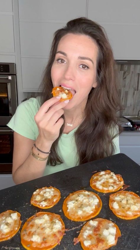 Cheesy Butternut Squash Slices🧡https://hungryhappens.net/cheesy-butternut-squash-slices/ | hungry happens | hungry happens · Original audio | Reels Cheesy Butternut Squash, Hungry Happens, Food Videos Cooking, Veggie Dishes, Healthy Snacks Recipes, Interesting Food Recipes, Vegetable Dishes, Vegetarian Dishes, Butternut Squash