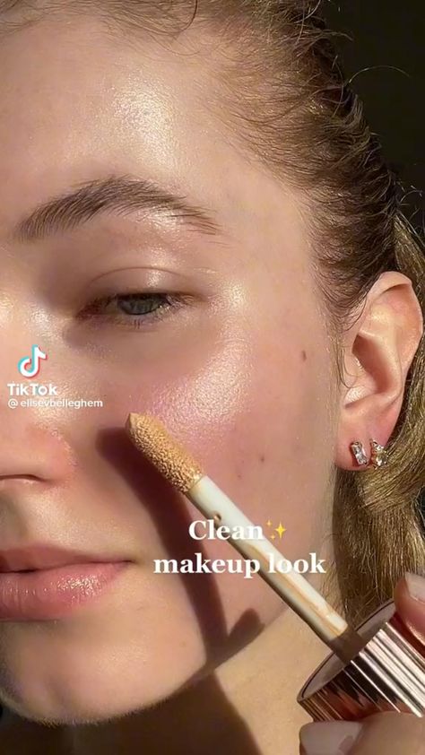 Neutral Makeup Tutorial, Clean Makeup Look, Everyday Makeup Tutorial, Tutorial Eyeliner, Makeup Tuts, Gossip Girl Aesthetic, Eye Makeup Pictures, Smink Inspiration, Emo Makeup