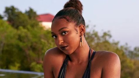 The Strong and Talented DiDi Richards Made a Statement in These 7 Photos From St. Thomas. The perfect tropical photoshoot. Didi Richards, Tropical Photoshoot, Swimsuit Photoshoot, Swimsuits Photoshoot, Basketball Leagues, Si Swimsuit, Basketball Player, St Thomas, Wood Storage