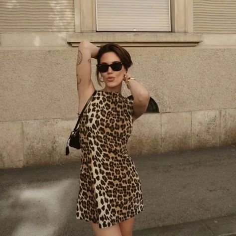 "Unleash Your Inner Wild: Stunning Leopard Print Sleeveless Dress 🐆✨ #FashionFierce #DressToImpress"#zara #zarawomen #zaragirl #zarawoman #zaraoutfit #zarasale #zarafashion #zaragoza #zaradress #zaranew #zaratrafaluc Zara Leopard Print Dress, Zara Leopard Dress, Leopard Dress Outfit, Inspo Makeup, Zara Outfit, Zara Fashion, Zara New, Zara Girl, Leopard Print Top