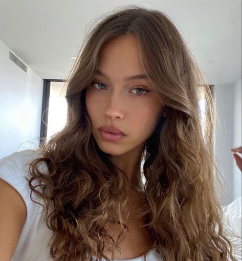 Anastasia Allen, Isabelle Mathers, Natural Glam, Brunette Girl, Pretty Face, Hair Looks, New Hair, Hair Inspo, Cute Hairstyles