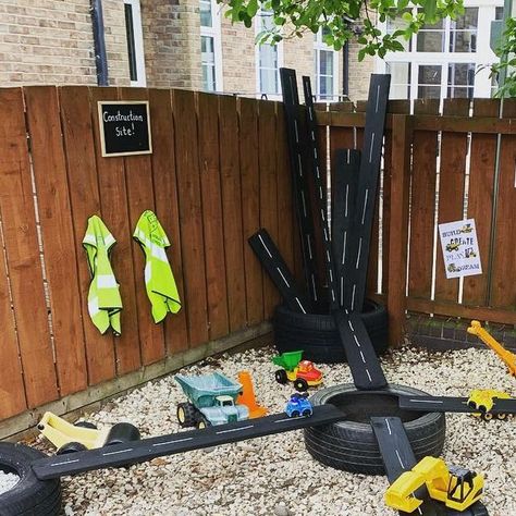 Nursery Teacher North East on Instagram: "NEW Small Construction Site 🏗  . . . #outdoorlearning #outdoorlearningenvironment #outdoors #outdooreyfs #smallconstruction #constructionsite #smallworldplay #smallworldplayideas #smallworldlovers #diggingarea #learningoutside #learningoutdoors #learningoutsidetheclassroom #learningthroughplay #continuousprovision #loosepartsplay #loosepartsplayground #buildingarea #eyfsideas #eyfsteacher #eyfsinspiration #eyfsteachersofinstagram #eyfsactivities #earlyyearsoutdoors #earlyyearsideas #earlyyearsplay #eyfsclassroom #earlyyearsoutdoorlearning #beingoutside #imaginationplaytoday" Outdoor Construction Area, Construction Area Ideas, Kids Backyard, Eyfs Classroom, Nursery Teacher, Eyfs Activities, Construction Area, Community Helpers, Small World Play