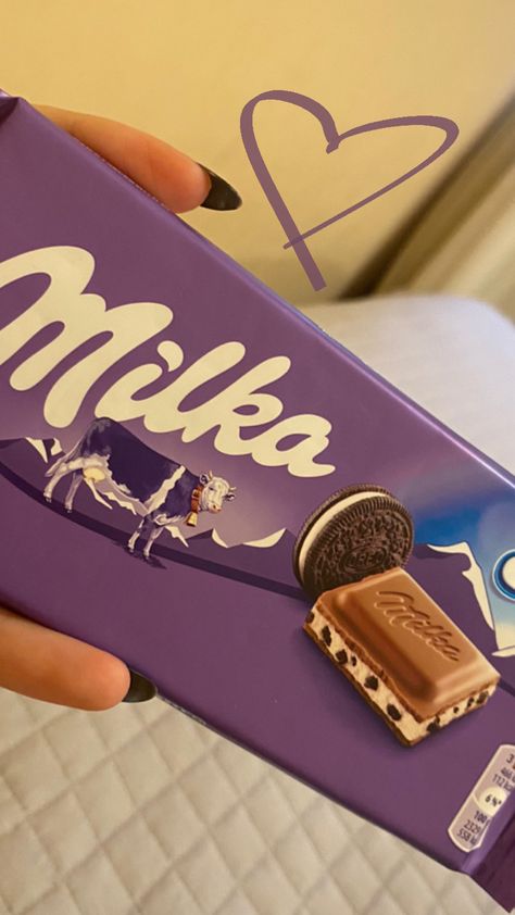 Chocolate Bar Aesthetic, Chocolate Barra, Chocolate Tumblr, Milka Chocolate, Saved Pictures, Movie Night Gift, Adventure Seeker, Chocolate Chocolate, Chocolate Bars