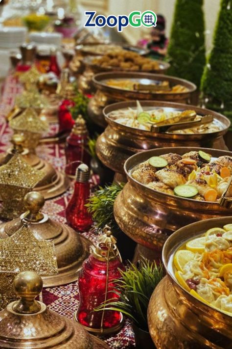 Arabic Engagement Party Ideas, Engagement Food Ideas Indian, Middle Eastern Table Decor, Punjabi Wedding Food, Persian Wedding Food, Turkish Wedding Food, Indian Buffet Table Ideas, Indian Wedding Food Ideas, Indian Tablescape