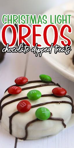 Chocolate Covered Christmas Light Oreos Oreo Cookie Recipes Christmas, Christmas Oreo Cookies, Christmas Snack Ideas For Party, Christmas Dessert For A Crowd, Dipped Oreos Christmas, Christmas Dessert Ideas For Party, Christmas Baking Ideas Treats, Christmas Dessert Bar, Christmas Food Ideas For Parties