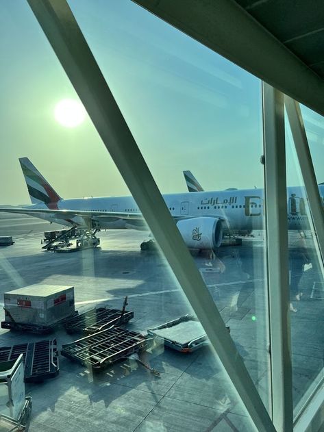 Dxb Airport, Emirates Airlines, Aviation Education, Travel Instagram Ideas, Passport Template, Airport Pictures, Dubai Vacation, Emirates Airline, App Layout