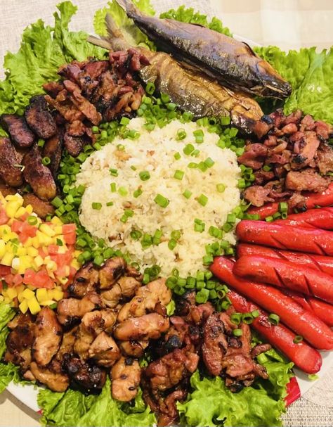 Filipino Grazing Table Ideas, Filipino Charcuterie Board, Charcuterie Board Asian, Asian Charcuterie Board Ideas, Charcuterie Board Filipino Style, Pinoy Breakfast Platter, Dinner Charcuterie, Brunch Board, Filipino Breakfast