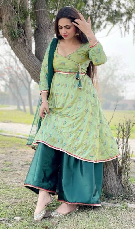 Palazzo suit Plazoo Suite Design Latest, Cloth Hacks, Rajasthani Bride, Local Girl, Silk Kurti Designs, Salwar Pattern, Indian Designer Suits, Designer Kurti Patterns, Kurti Designs Latest