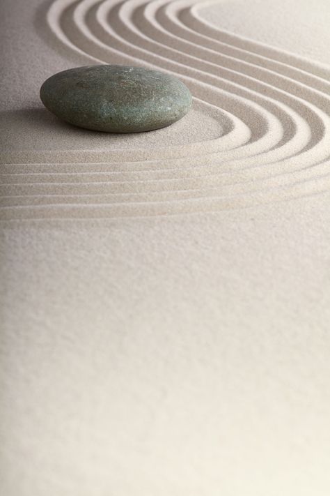 Dirk Ercken, depositphotos Japanese Garden Zen, Zen Sand, Zen Sand Garden, Arte Yoga, Japanese Minimalism, Mood Images, Japanese Zen, Zen Buddhism, Have Inspiration