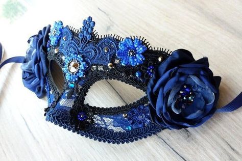 Red Mask Masquerade, Butterfly Masquerade Mask, Blue Masquerade Mask, Masquerade Mask Diy, Gold Masquerade Mask, Masquerade Outfit, Navy Blue Decor, The Mask Costume, Masquerade Ball Mask