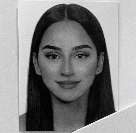 Perfect Id Photo, Travel Aesthetic Black And White, Id Picture Makeup, Id Makeup Photo, Passport Picture Makeup, Travel Aesthetic Black, Passport Photo Makeup, Pretty Id Card Picture, Id Card Photo Makeup