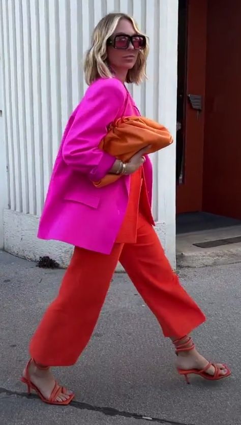 Magenta Outfits, Fashion Statement Outfits, Bold Colors Outfits, Bold Fashion Outfits, Corporate Baddie Outfits, Networking Outfit, Maximalist Fashion, Bold Outfits, Corporate Baddie