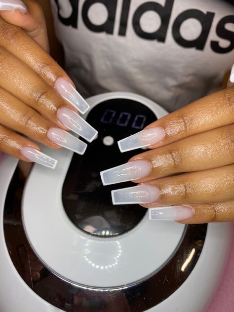 Medium soft white nails with bold white outline Square Outline Nails, Clear White Nail Designs, White Outlined Nails Coffin, White Nails With Outline, Back To School Nails Acrylic Medium, White Nails Ideas Acrylic, Clear And White Nails, Clear White Acrylic Nails, Medium White Nails